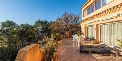 12 room  Villa for sale in Aix-en-Provence, France