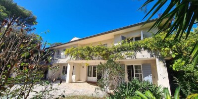 9 room  Villa for sale in Saint-Raphaël, French Riviera