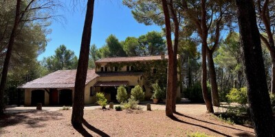 7 room exclusive country house for sale in Aix-en-Provence, France
