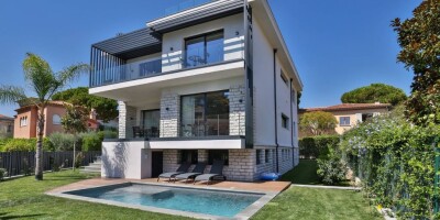 5 bedroom  Villa for sale in Nice, France