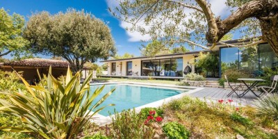 6 room  Villa for sale in Apt, France