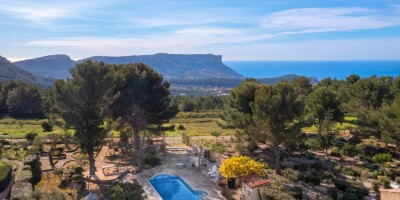 Villa for sale in Carnoux-en-Provence, France