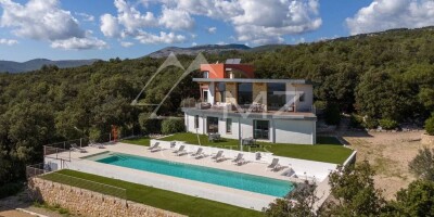 7 room  House for sale in Mons, French Riviera