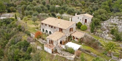 9 room  Farmhouse for sale in Nice, French Riviera