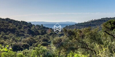 6 bedroom  Villa for sale in Le Lavandou, France