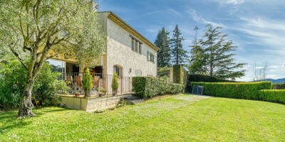 6 room  Villa for sale in Mougins, France