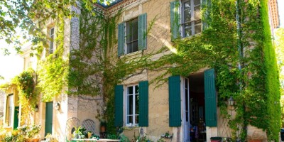 13 room  Villa for sale in Le Thor, French Riviera