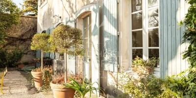 14 room  House for sale in L'Isle-sur-la-Sorgue, French Riviera
