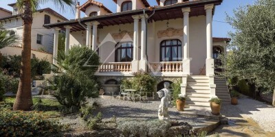 6 bedroom  House for sale in Cannes, French Riviera