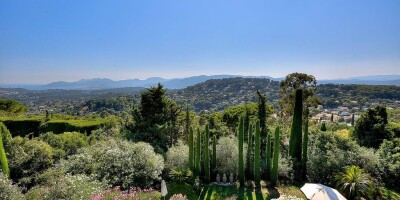 8 room  Villa for sale in Mougins, France