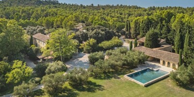 10 room  Villa for sale in Saint-Rémy-de-Provence, France
