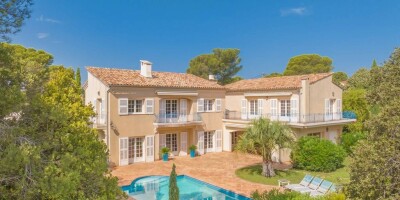 9 room  Villa for sale in Saint-Raphaël, France