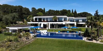 10 room  Villa for sale in Mougins, French Riviera
