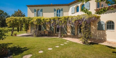 8 room  Villa for sale in Saint-Rémy-de-Provence, France