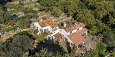 12 room  Villa for sale in Grasse, France