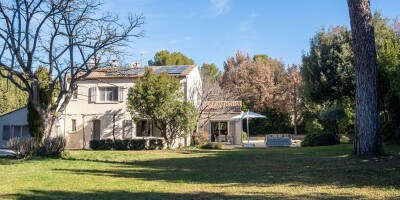 8 room  Villa for sale in Aix-en-Provence, French Riviera