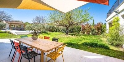 6 bedroom  Villa for sale in Saint-Rémy-de-Provence, France