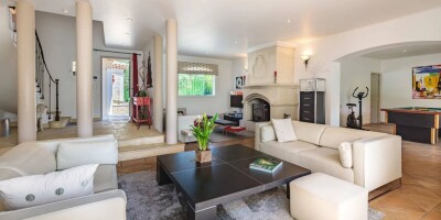 10 room  Villa for sale in Venelles, France