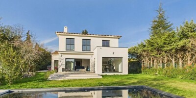 7 room  Villa for sale in Aix-en-Provence, French Riviera