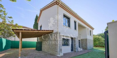 5 room  House for sale in Cannes, French Riviera