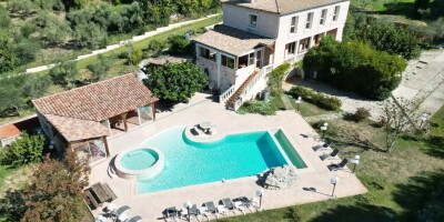 5 bedroom  Villa for sale in La Fare-les-Oliviers, France