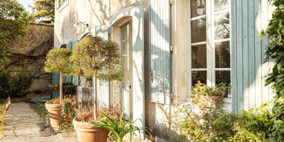 14 room  Villa for sale in L'Isle-sur-la-Sorgue, French Riviera