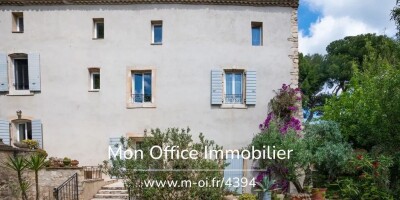 6 room  Farmhouse for sale in Lançon-Provence, French Riviera