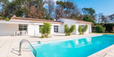 5 room  Villa for sale in Valbonne, France