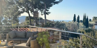 4 bedroom  Villa for sale in Saint-Cyr-sur-Mer, France