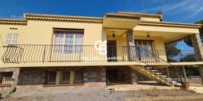 6 room  House for sale in Saint-Raphaël, France