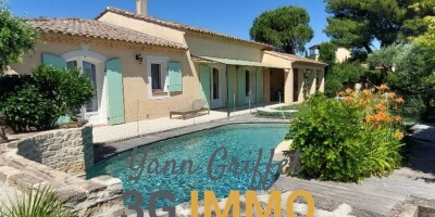6 room  Villa for sale in Mallemort, France