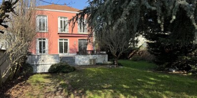 7 room  House for sale in Colombes, France