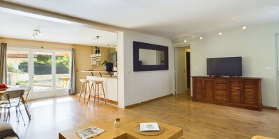 8 room  House for sale in Six-Fours-les-Plages, France