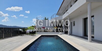6 room  Villa for sale in Gardanne, French Riviera