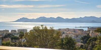 2 bedroom  Flat for sale in Cannes, French Riviera