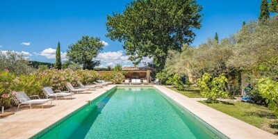 36 room  Villa for sale in Le Thor, French Riviera