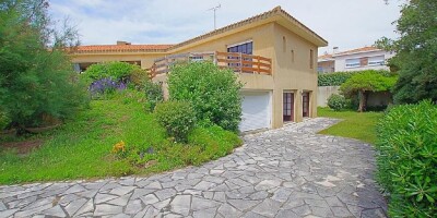 10 room  House for sale in Les Sables-d'Olonne, France