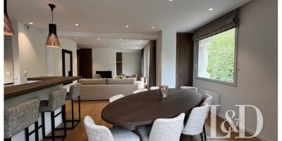 3 room  Flat for sale in Croix, France