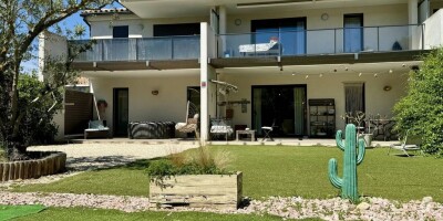 3 room  Apartment for sale in Sanary-sur-Mer, France