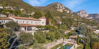 10 room  House for sale in Vence, France
