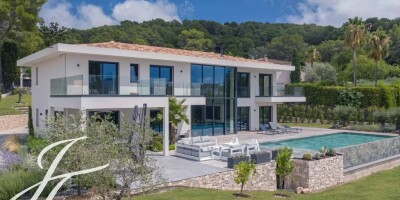 7 room  House for sale in Mougins, French Riviera