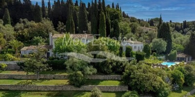 10 bedroom  House for sale in Grasse, France