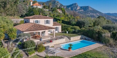 6 room  House for sale in Vence, France