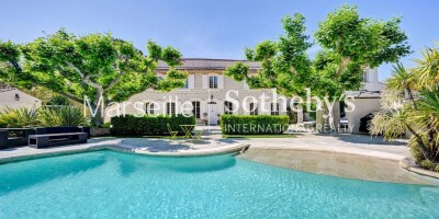 8 room  Farmhouse for sale in Marseille, French Riviera