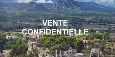 10 room  House for sale in Saint-Rémy-de-Provence, French Riviera
