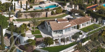 13 room  House for sale in Cannes, France