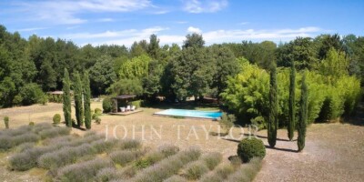 10 room  House for sale in Aix-en-Provence, France