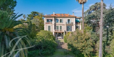 6 room  Flat for sale in Cannes, France