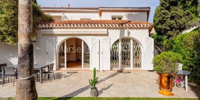 6 room  House for sale in Marseille, France