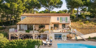 9 room  House for sale in La Ciotat, France